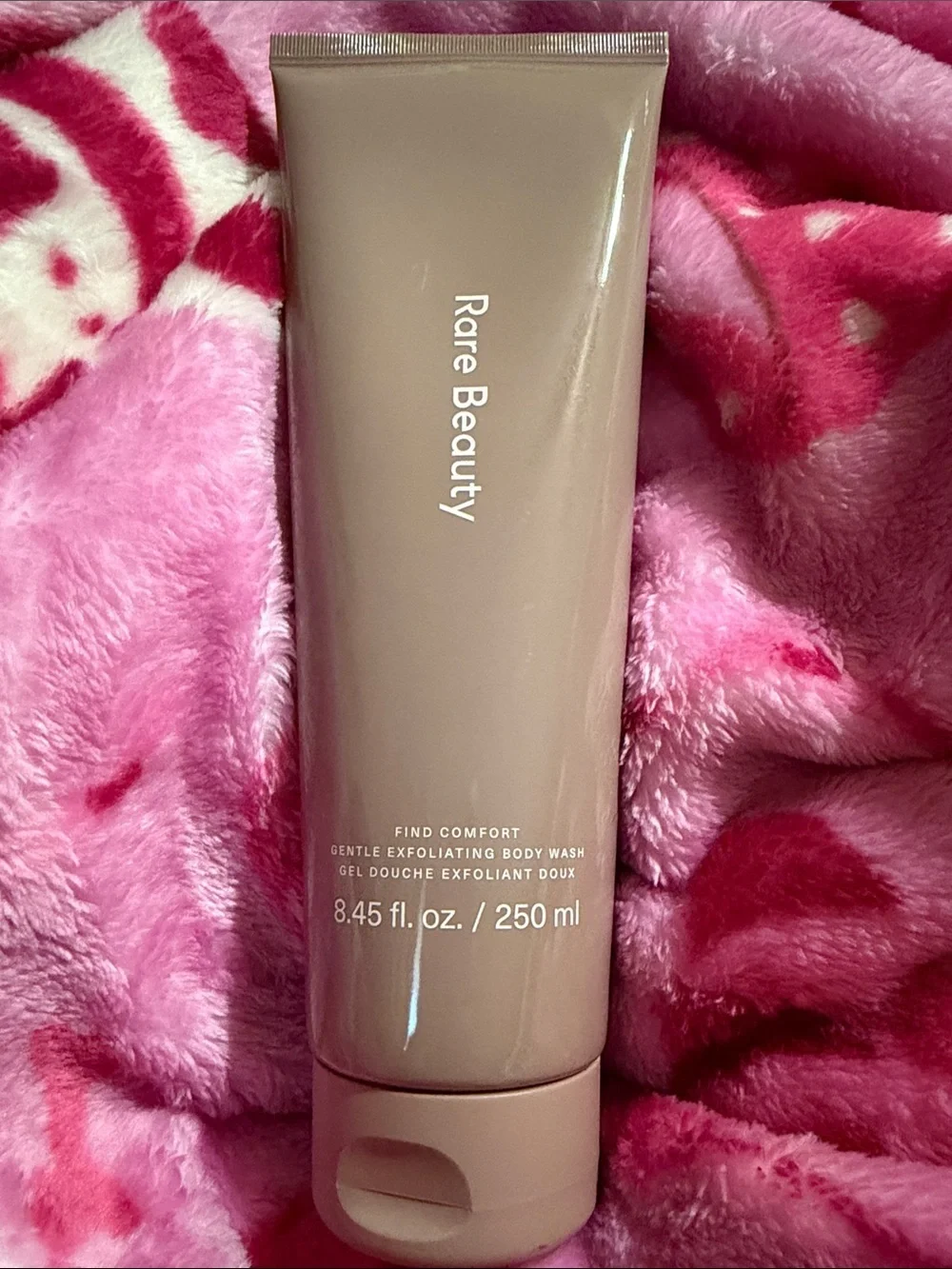 Rare Beauty Find Comfort Gentle Exfoliating Body Wash